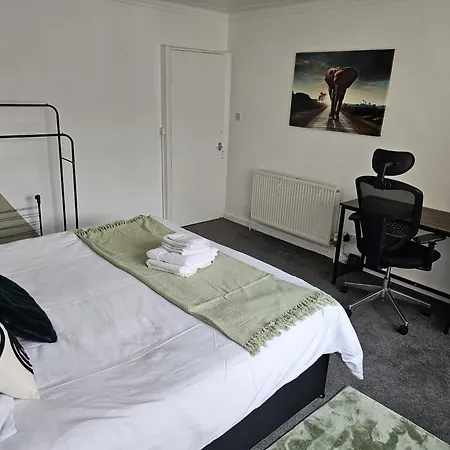 5br House -sleeps 10 - Close To Centre *