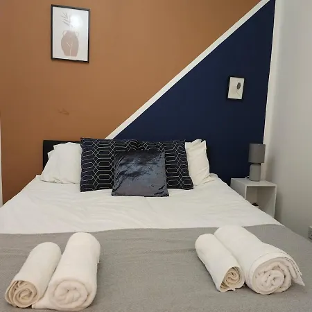 Holiday home 5br House -sleeps 10 - Close To Centre *