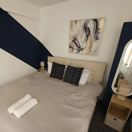 5br House -sleeps 10 - Close To Centre *