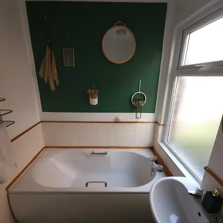 Holiday home 5br House -sleeps 10 - Close To Centre
