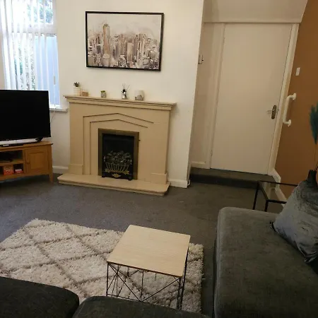 Holiday home 5br House -sleeps 10 - Close To Centre *