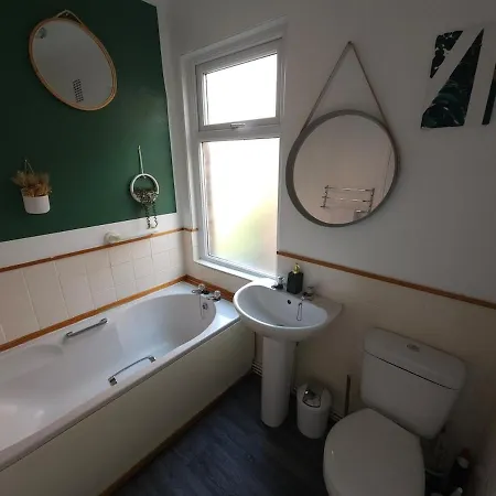 5br House -sleeps 10 - Close To Centre *